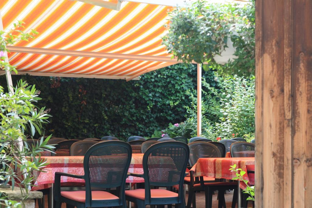 Gasthaus Zur Sonne Aesch  Extérieur photo